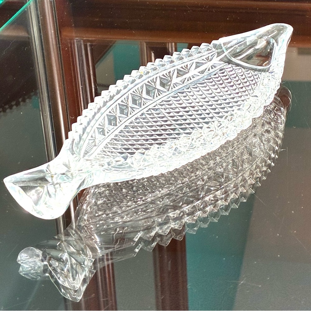 Vintage Crystal Salad Bowl - Picture 2 of 13